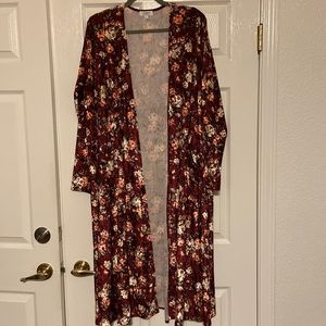 Gorgeous velvety Sarah cardigan from Lularoe.  Size XL and NWT